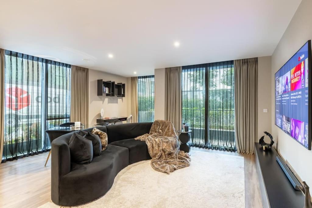 Apartment Luxury 2 Bed Apartment, Chelsea. *