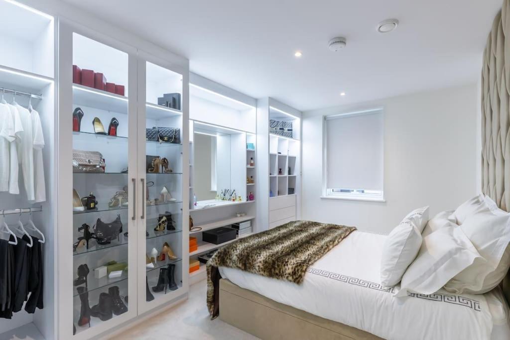 Apartment Luxury 2 Bed Apartment, Chelsea. *
