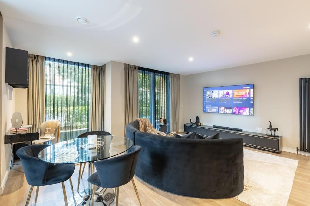 Luxury 2 Bed Apartment, Chelsea. Apartment London